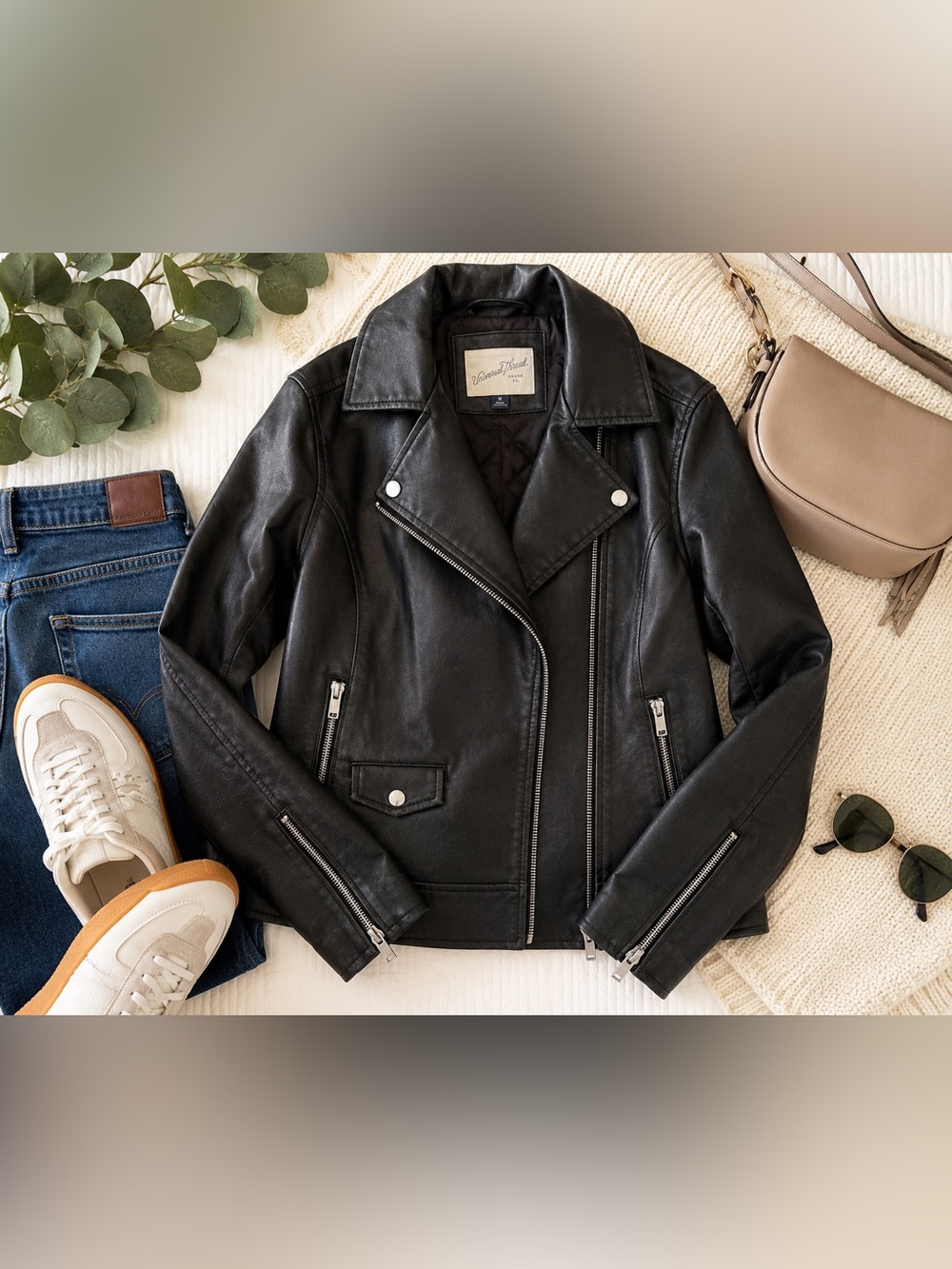 Universal Thread Faux Leather Moto Jacket Women’s Medium Black Quilted Lined